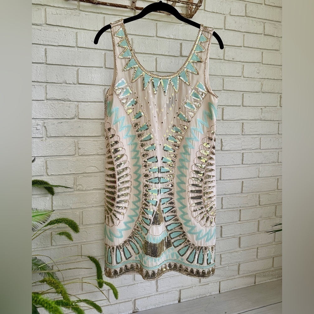 VERTY, NWOT, WOMENS, AZTEC SEQUIN DRESS. CHIC & STYLISH. SIZE S